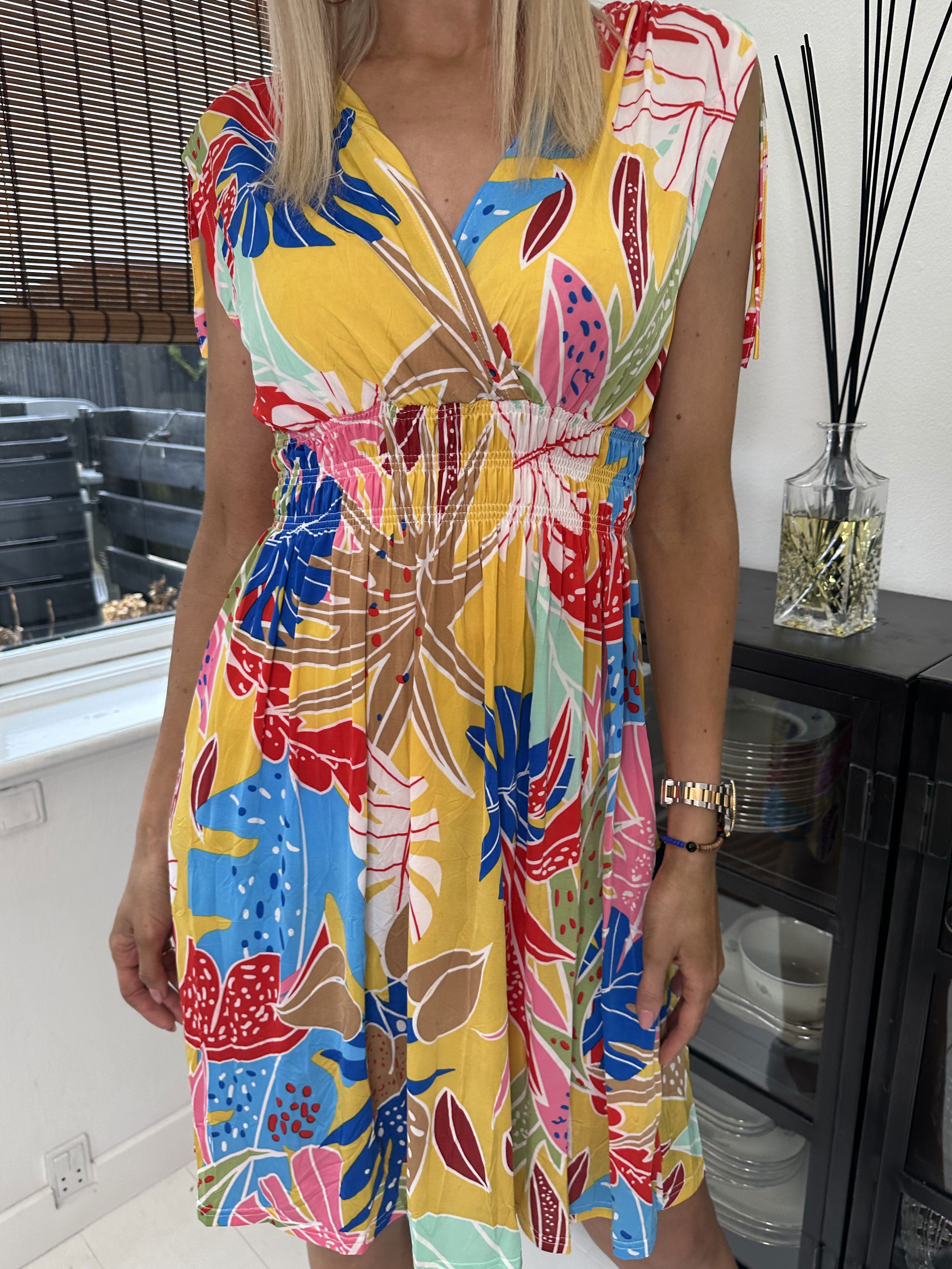 Pams Multi Short - Kort elastisk kjole i krølfrit stof